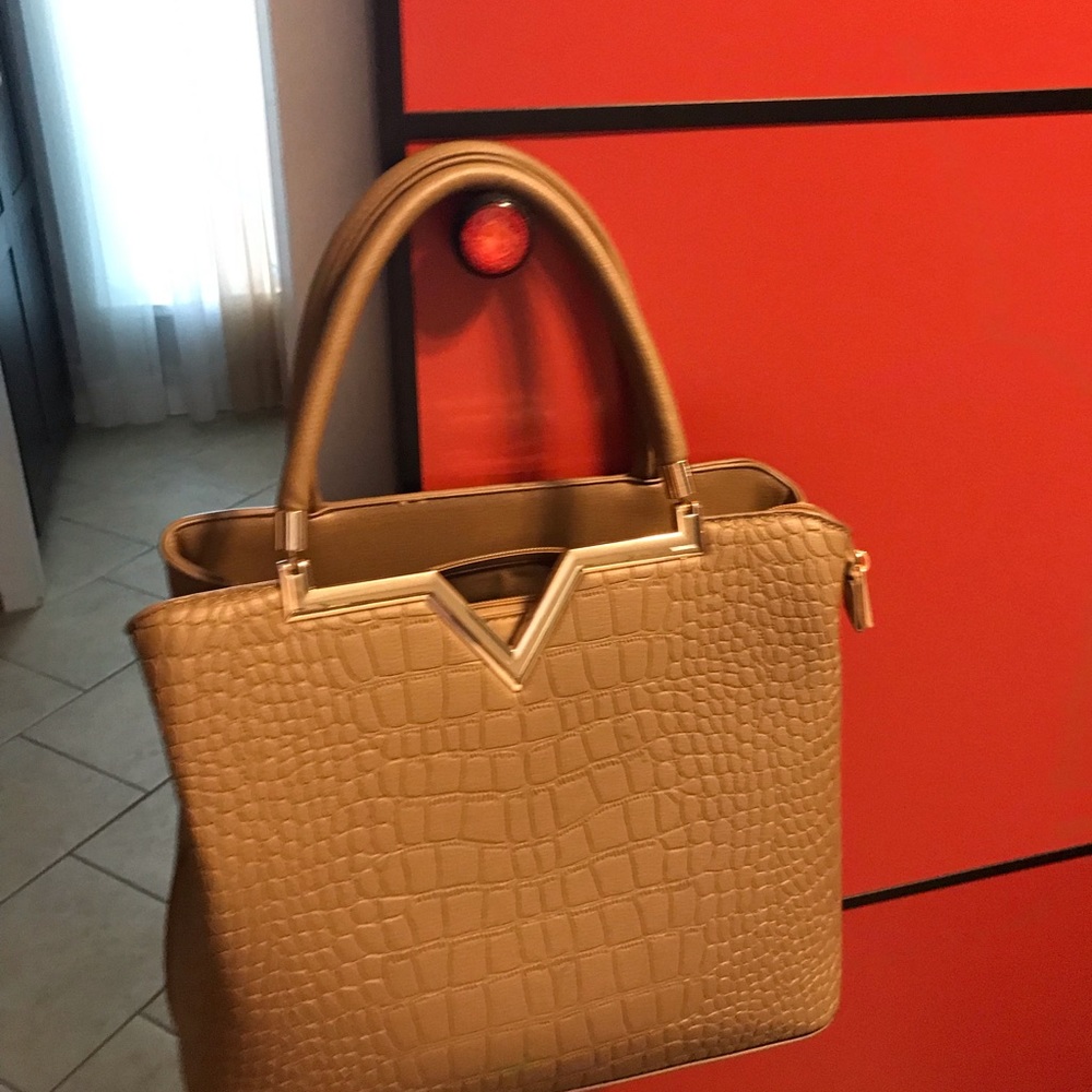 Crossi vinyl pressed design 11x12” gold trim camel bag